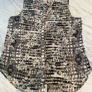 Women’s sleeveless blouse Size XL